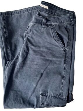 Levi’s Women’s Superlow Cargo Pants